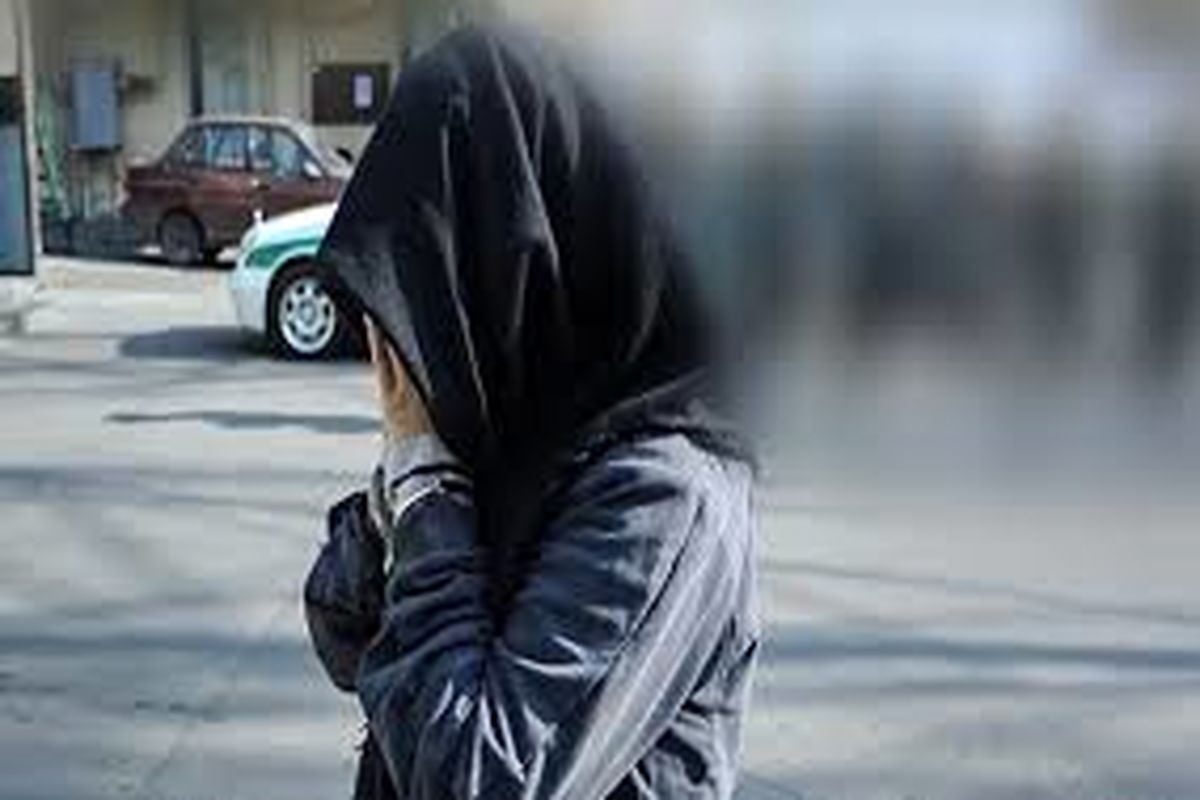 حواس‌پرتی دختر سارق کار دستش داد