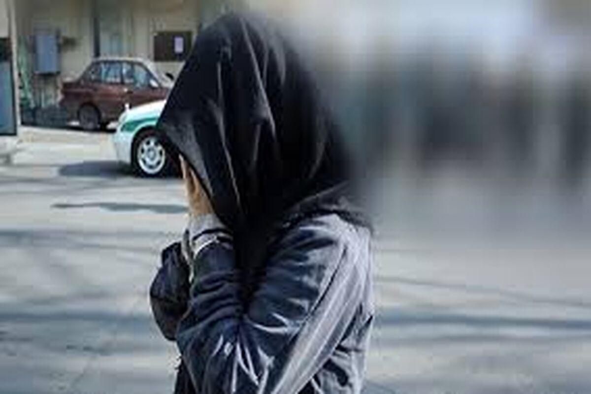 حواس‌پرتی دختر سارق کار دستش داد