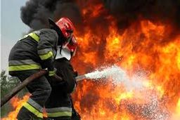 جان باختن 2 نفر در آتش سوزی مهیب سوله مواد پلیمری ساوجبلاغ