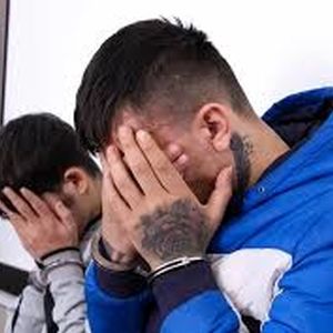 عاملان زورگیری تلفن همراه در مشهد دستگیر شدند/ ویدئو