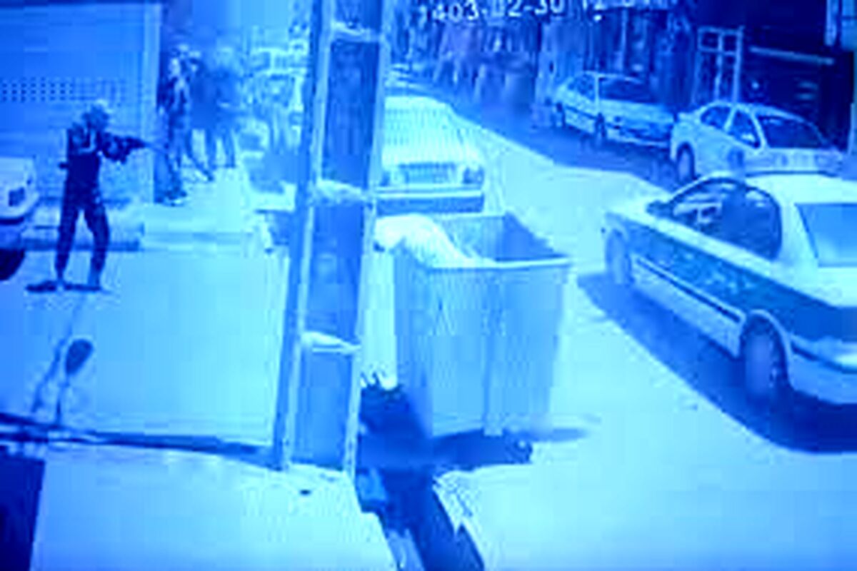 لحظه سرقت مسلحانه دزدان نقابدار از طلافروشی اسلامشهر/ ویدئو