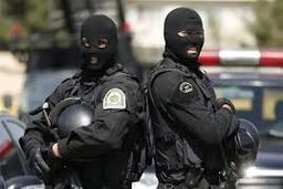 پلیس با انجام معامله صوری، فروشنده مواد را در تله قرار داد/ ویدئو