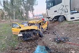 تصادف مرگبار تریلر با سمند در محور خسروی به قصرشیرین؛ 2 نفر کشته شدند