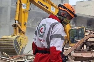 نجات ۹۶۰ نفر از زیر آوار حملات هوایی در تهران