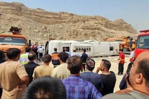 حادثه تلخ در عسلویه؛ واژگونی اتوبوس ۸ فوتی داشت