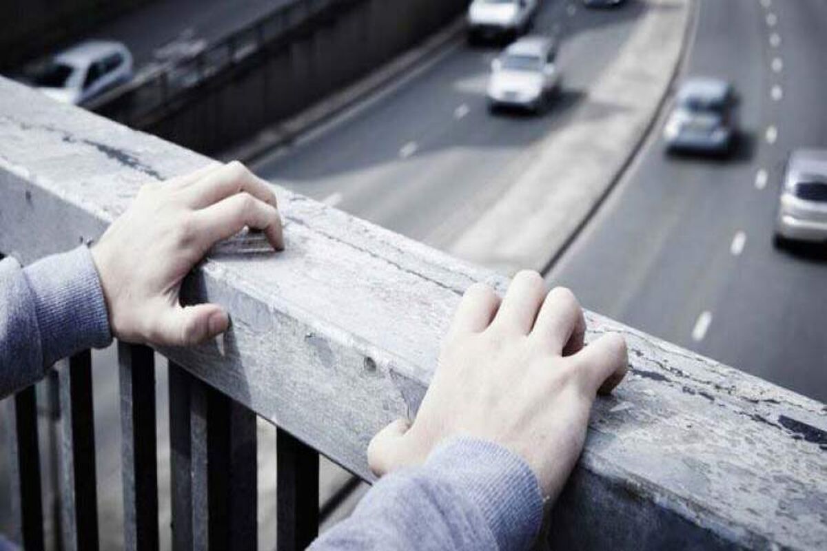 خودکشی دختر جوان در مشهد/ ویدئو
