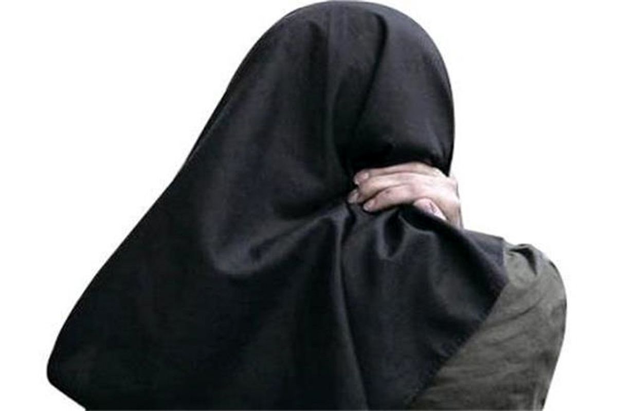 فرار از مهمانی شیطانی زن جوان در باغ ویلای اجاره‌ای