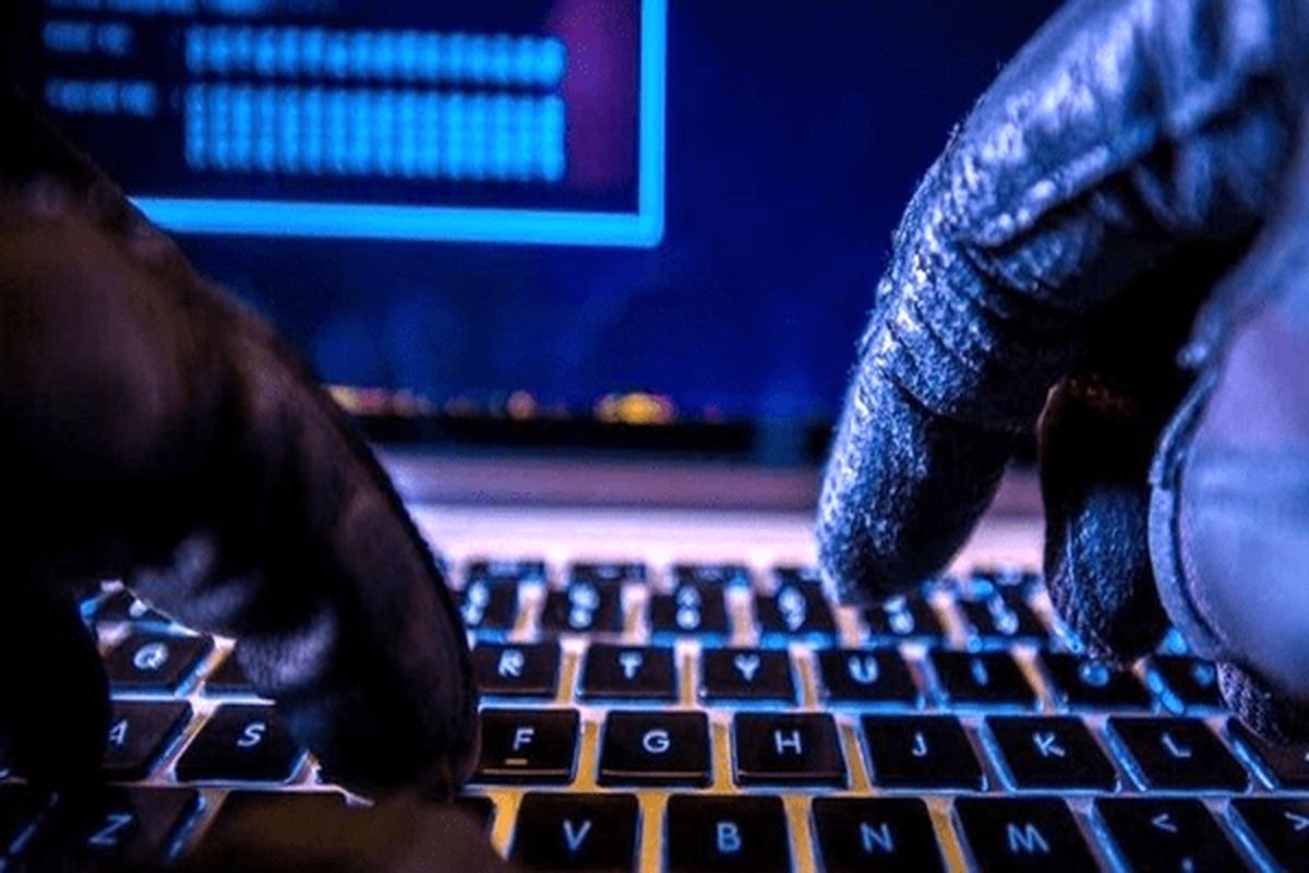 پسر ۱۲ ساله برای خرید بازی اینترنتی به حساب پدرش دستبرد ۳۰۰ میلیونی زد 