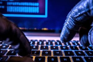 پسر ۱۲ ساله برای خرید بازی اینترنتی به حساب پدرش دستبرد ۳۰۰ میلیونی زد 