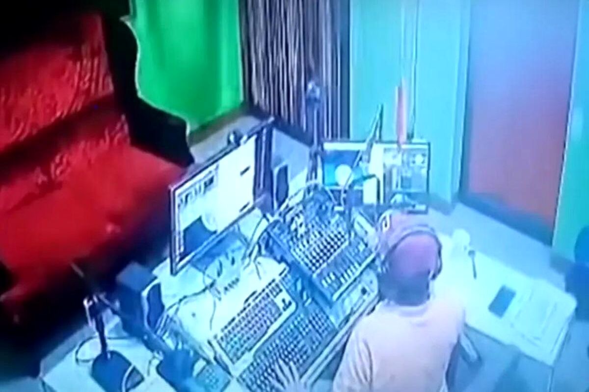 مجری را در برنامه پخش مستقیم به قتل رساندند/ ویدئو