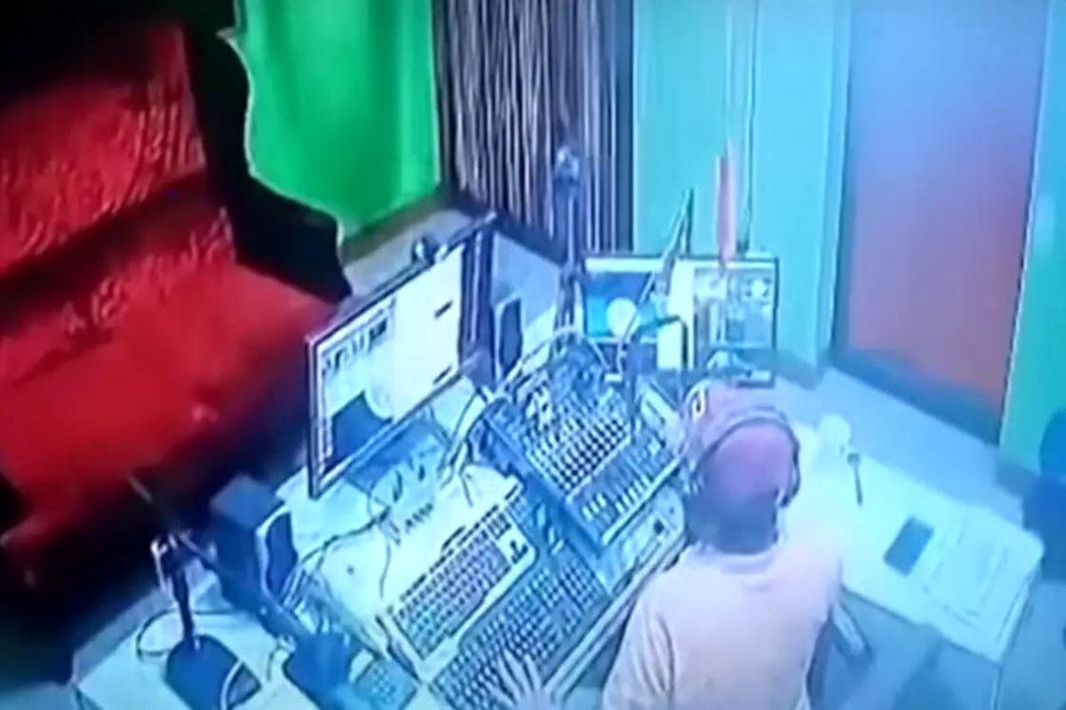 مجری را در برنامه پخش مستقیم به قتل رساندند/ ویدئو