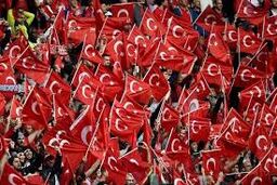  زیرگرفتن هواداران فوتبال در ترکیه/ ویدئو