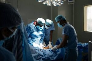 اشتباه هولناک یک جراح؛ کشیدن دندان به جای عمل مچ پا