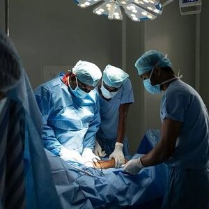 اشتباه هولناک یک جراح؛ کشیدن دندان به جای عمل مچ پا