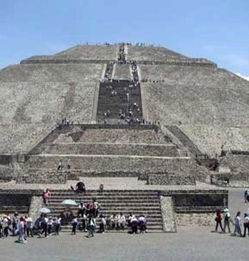 تیراندازی در نزدیکی اهرام مکزیک؛  یک نفر کشته و 13 تن زخمی شدند/ ویدئو