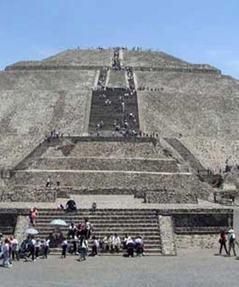 تیراندازی در نزدیکی اهرام مکزیک؛  یک نفر کشته و 13 تن زخمی شدند/ ویدئو