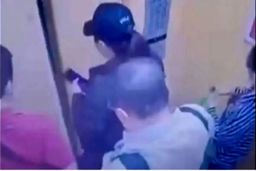 خانواده ای در اندونزی دسته جمعی خودکشی کردند