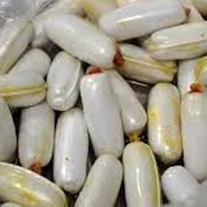 کشف 55 بسته هروئین از معده مسافر خارجی