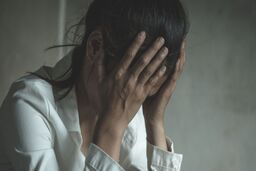 از هر پنج زن یک نفر در محیط کار قربانی آزار و خشونت می‌شود