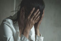 از هر پنج زن یک نفر در محیط کار قربانی آزار و خشونت می‌شود