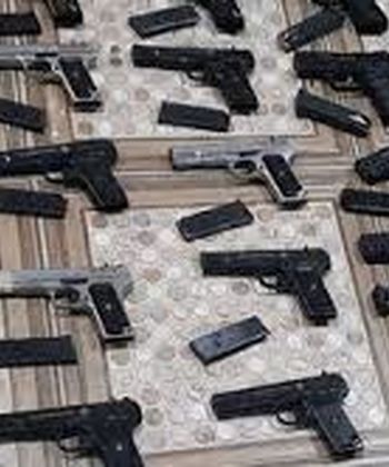 کشف ۱۵۰ قبضه اسلحه جنگی کلت خارجی در سیستان و بلوچستان/ ویدئو