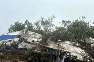 سقوط یک هواپیمای نظامی در کلمبیا با ۱۱۰ سرنشین/ ویدئو