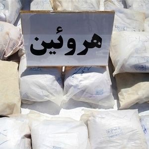 کشف نزدیک به ۲۷ کیلوگرم هروئین و ۹ فشنگ جنگی قاچاق