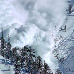 سقوط بهمن در پیست اسکی ایتالیا با ۳ کشته/ ویدئو