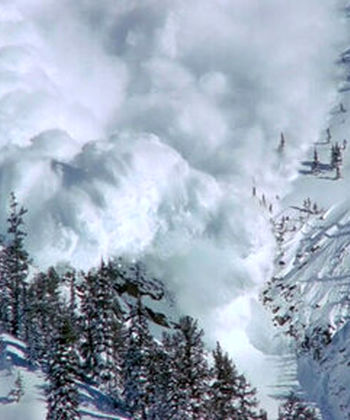 سقوط بهمن در پیست اسکی ایتالیا با ۳ کشته/ ویدئو