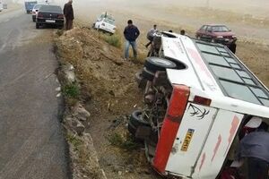 واژگونی مینی بوس دانش آموزان مدرسه فوتبال در بوشهر