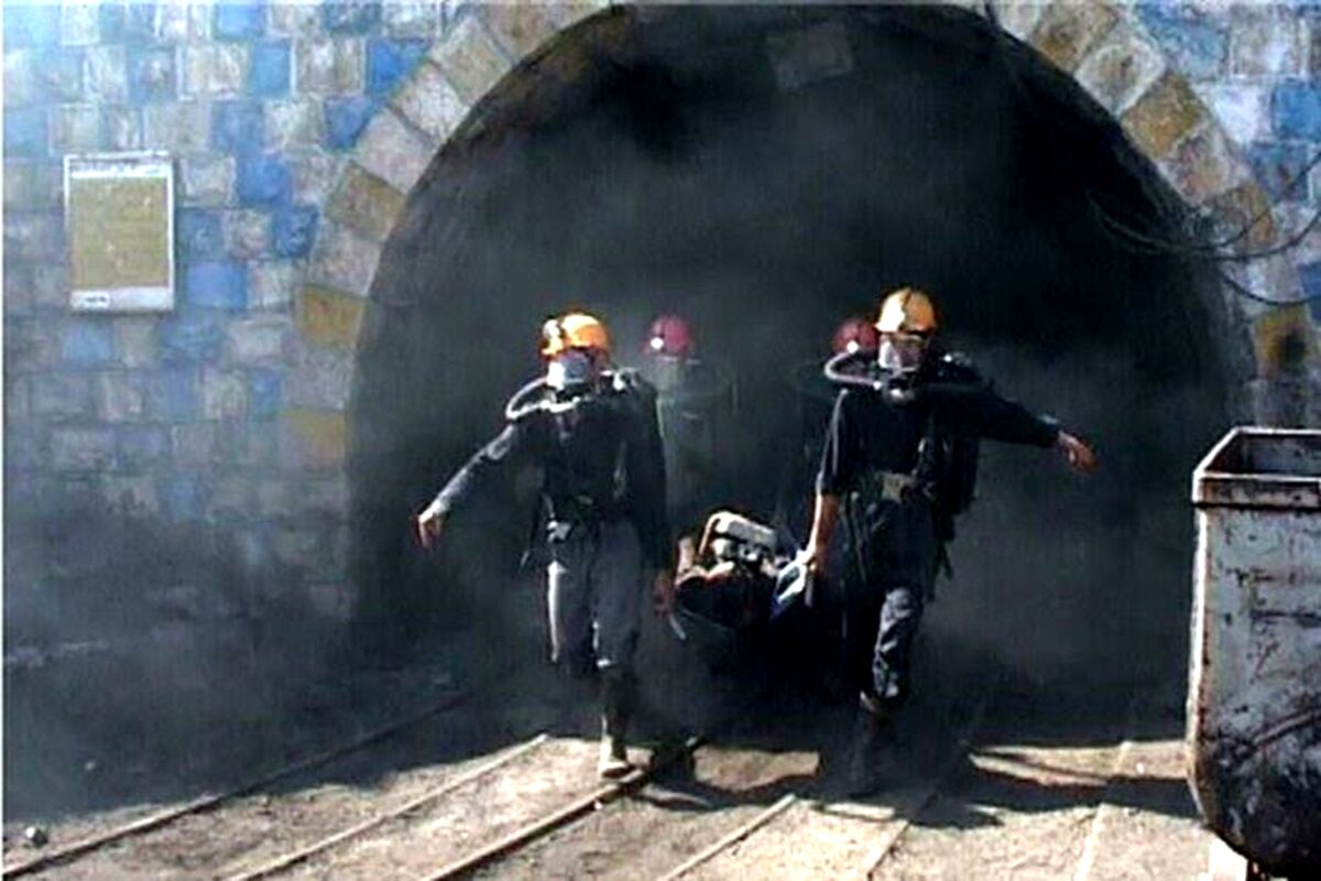 حادثه در معدن خمرود زرند/ یک کارگر جان باخت و ۲ نفر مصدوم شدند