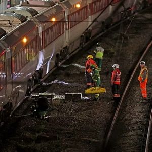 حمله خونین در قطار انگلیس؛ حال ۹ نفر وخیم است/ ویدئو