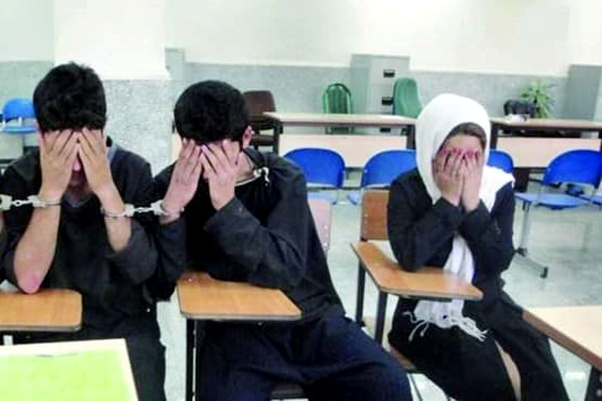حمله شیطانی 2 مرد نقابدار به آرایشگاه های زنانه