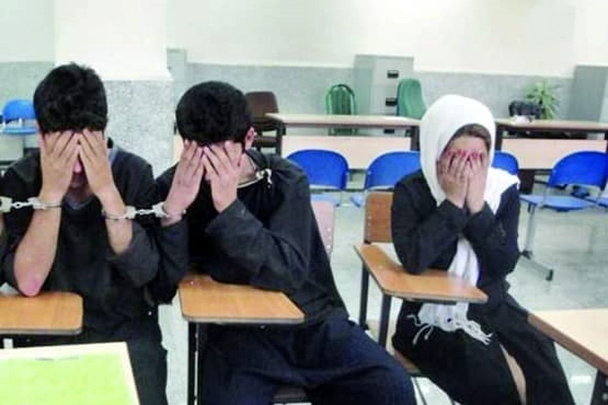 حمله شیطانی 2 مرد نقابدار به آرایشگاه های زنانه