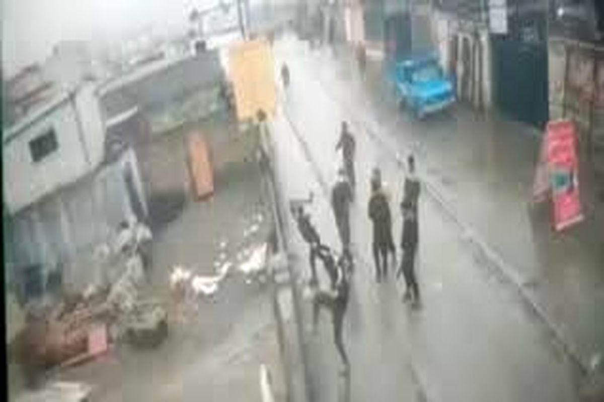 حمله اراذل و اوباش به یک شهروند در منزل‌آباد/ ویدئو