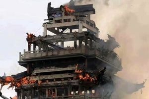 معبد ۱۵۰۰ ساله چین در آتش سوخت/ ویدئو