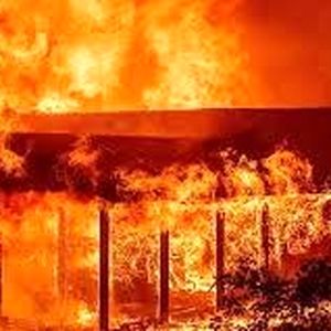 وقوع آتش سوزی در کارگاه نقاشی خودرو 