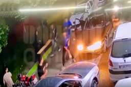 مبارزه واقعی قهرمان بوکس ایران با 6 شرور قمه کش در بوکان/ ویدئو 