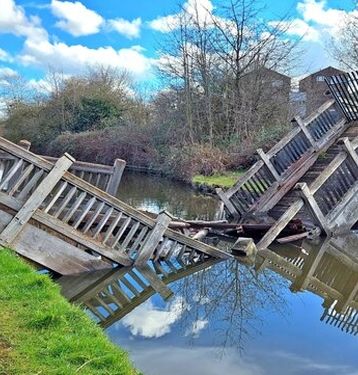 سقوط یک پل عابر در شمال اسپانیا