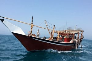 توقیف ۲ فروند لنج حامل مواد مخدر و سوخت قاچاق در بندر چابهار
