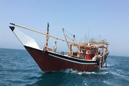 توقیف ۲ فروند لنج حامل مواد مخدر و سوخت قاچاق در بندر چابهار