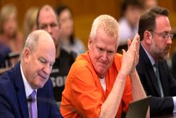 وکیل سرشناس آمریکایی که دوره حبس ابد را می‌گذراند به ۴۰ سال زندان دیگر محکوم شد