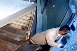 سرقت عجیب موتور سنگین گرانقیمت با شگردی خاص/ ویدئو 