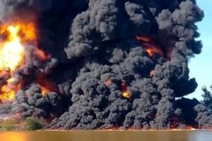 انفجار سهمگین قطار در مکزیک/ ستون دود و آتش سر به فلک گذاشت/ ویدئو