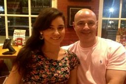 مرگ مشکوک مدیر سابق رسانه مشهور به همراه همسر و دخترش