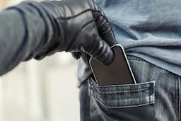 سرقت هالیوودی در تهرانپارس/ با پای پیاده در 10 ثانیه 2 موبایل را قاپید