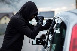 سرقت ضبط خودرو در ده ثانیه/ ویدئو