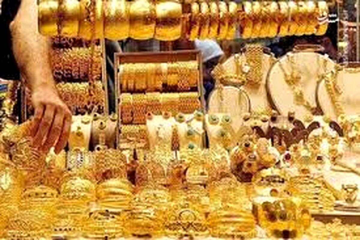 لحظه سرقت از طلا فروشی توسط زن و مرد جوان/ ویدئو