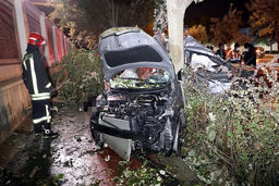 مرگ هولناک زن جوان در تصادف وحشتناک با درخت در پرند