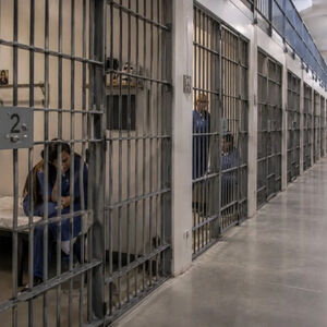 راز مرگ دو زن جوان در زندان؛ پرونده دو نگهبان وارد دادگاه شد